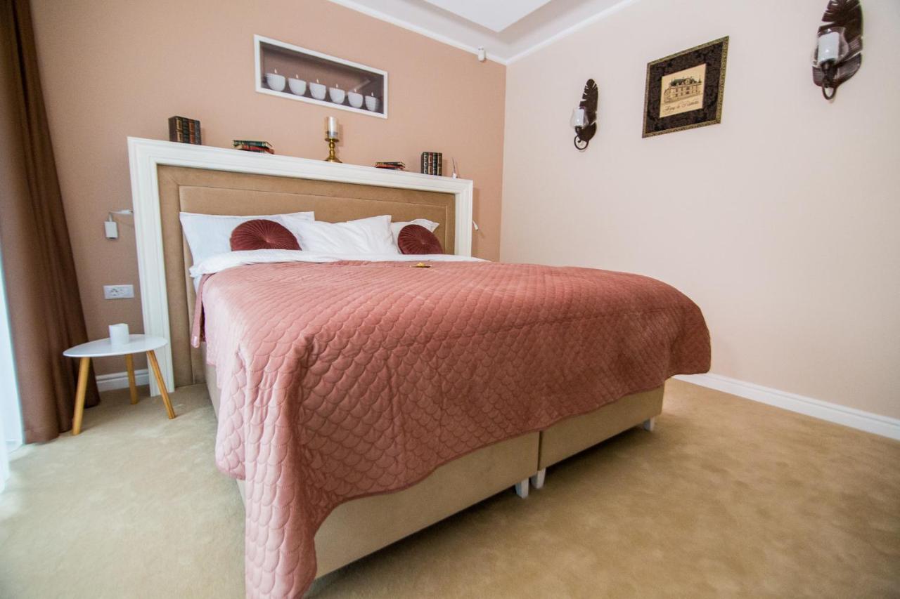 Doublel Studios Bacau Bagian luar foto