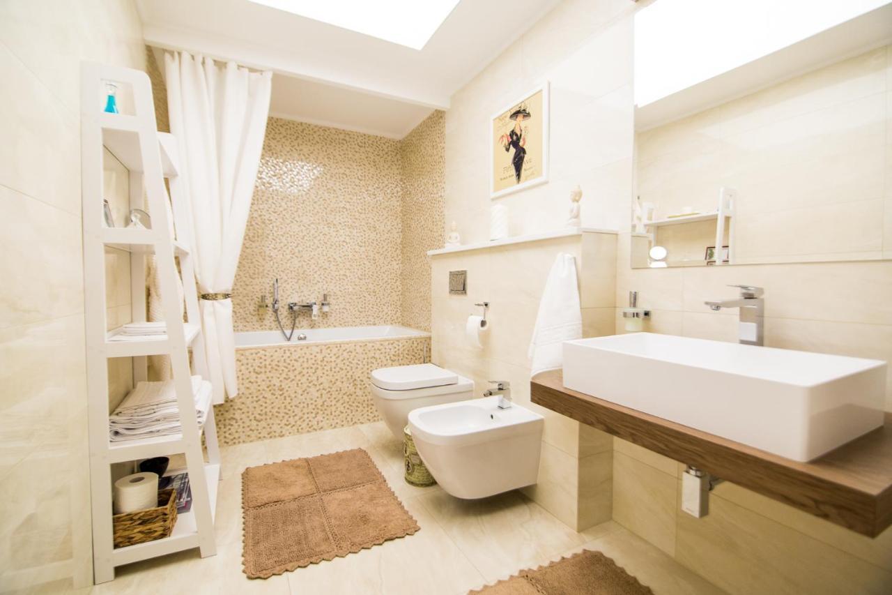 Doublel Studios Bacau Bagian luar foto